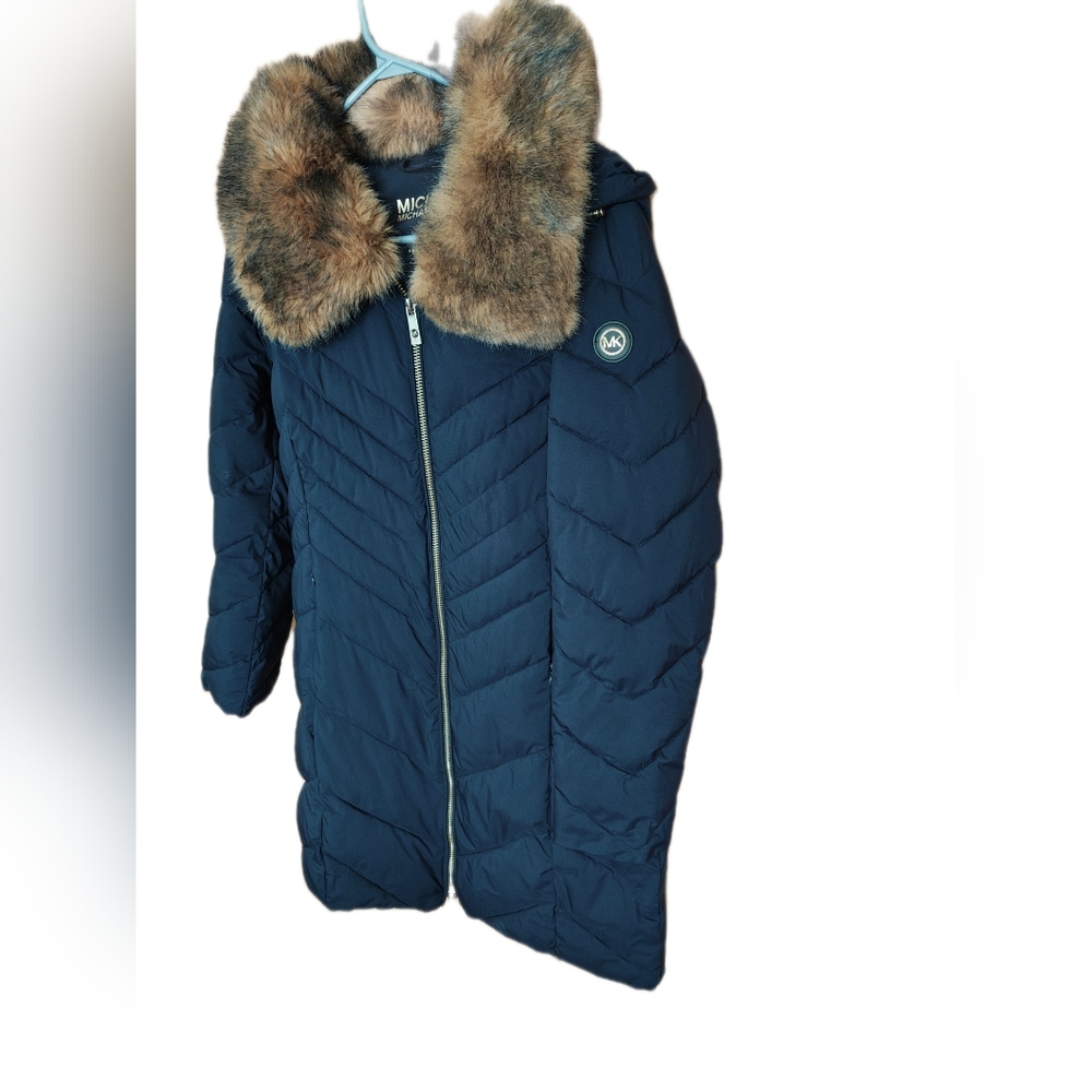 MICHAEL Michael Kors Navy Quilted Puffer Coat with Faux Fur Collar - Picture 4 of 9